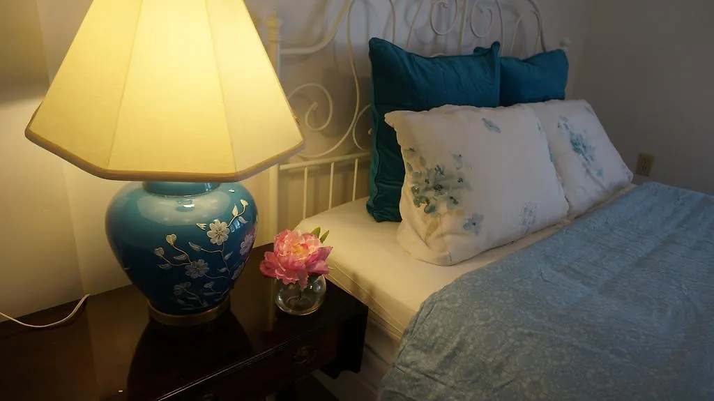 Margie Townhome Suites Toronto Guest house