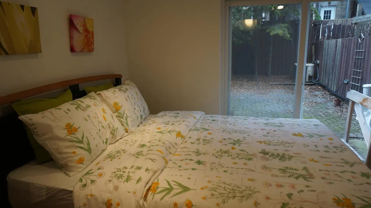 Margie Townhome Suites Toronto Guest house