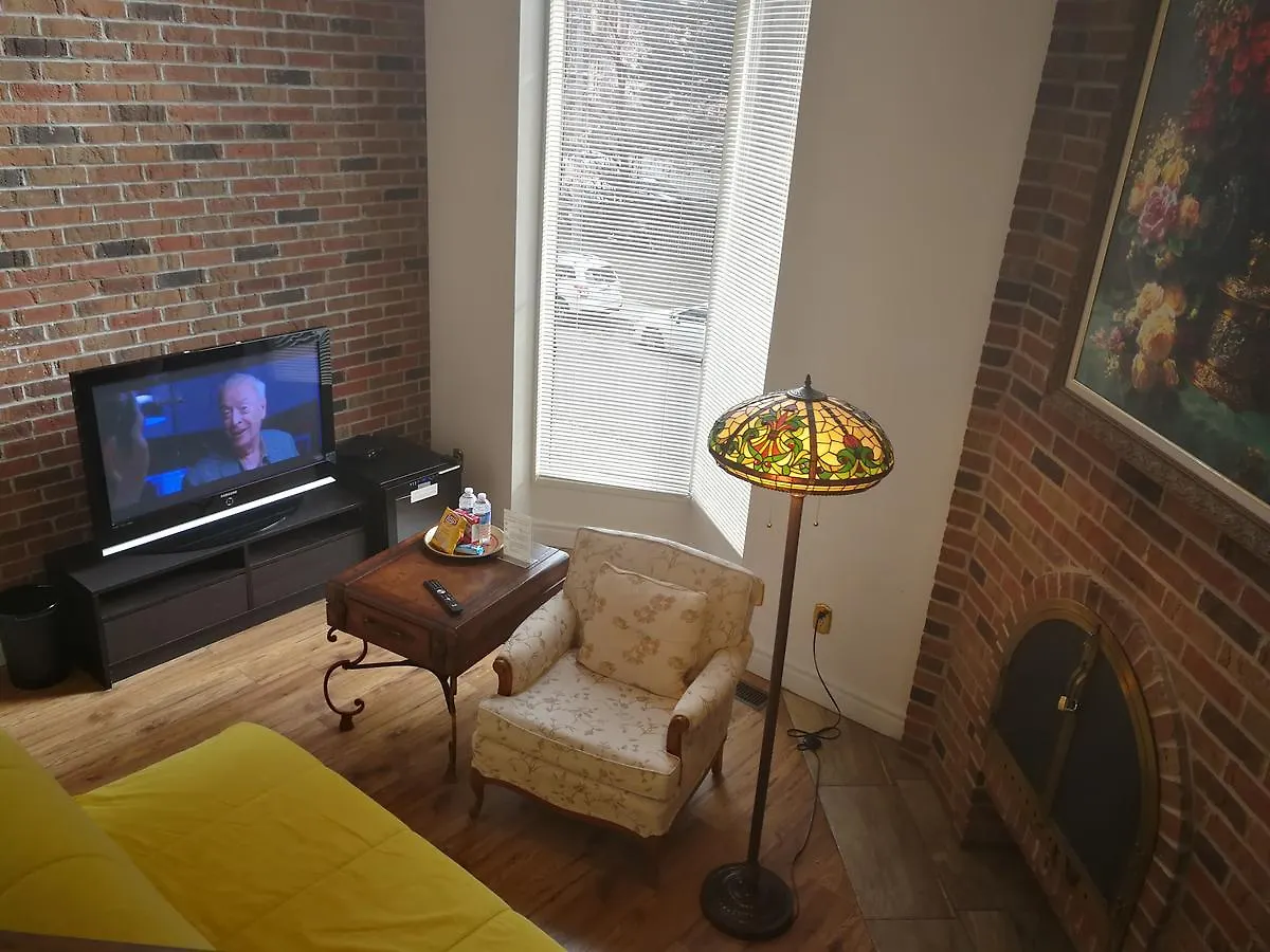 *** Guest house Margie Townhome Suites Toronto Canada
