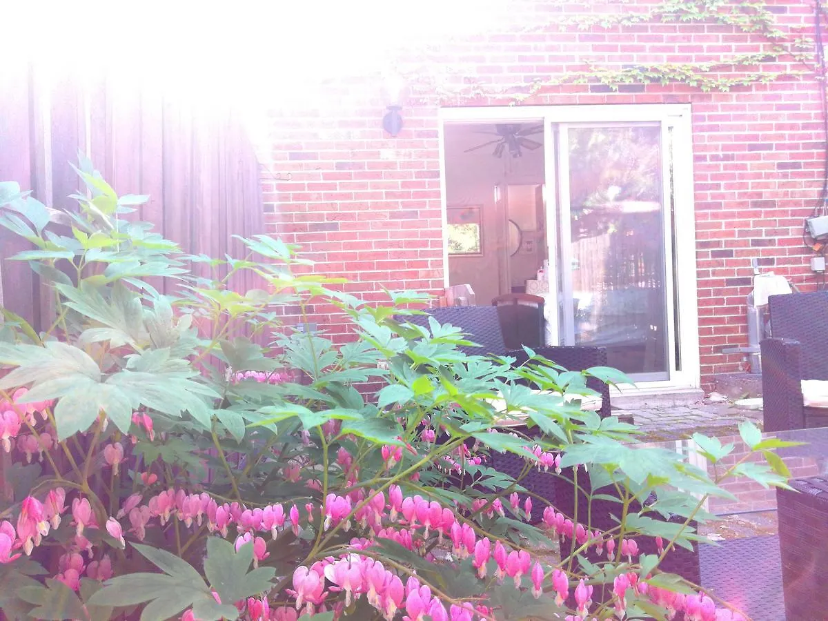 *** Guest house Margie Townhome Suites Toronto Canada
