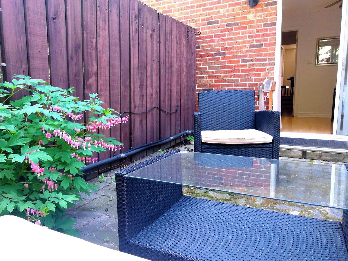 *** Guest house Margie Townhome Suites Toronto Canada