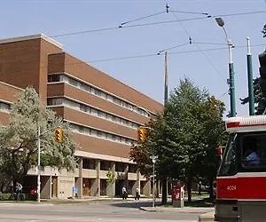 公寓 多伦多大学威尔逊霍尔酒店